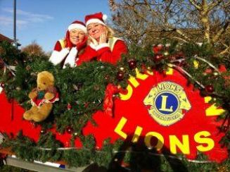 Santa Sleigh with Jackie andNicky 9 Dec 2011